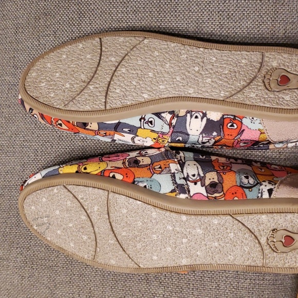 Shoes - Picture 5 of 6